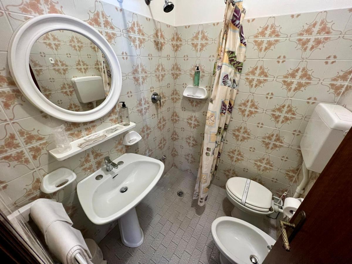 Hotel Ca' Bianca Da Paolino Misano Adriatico Eksteriør billede