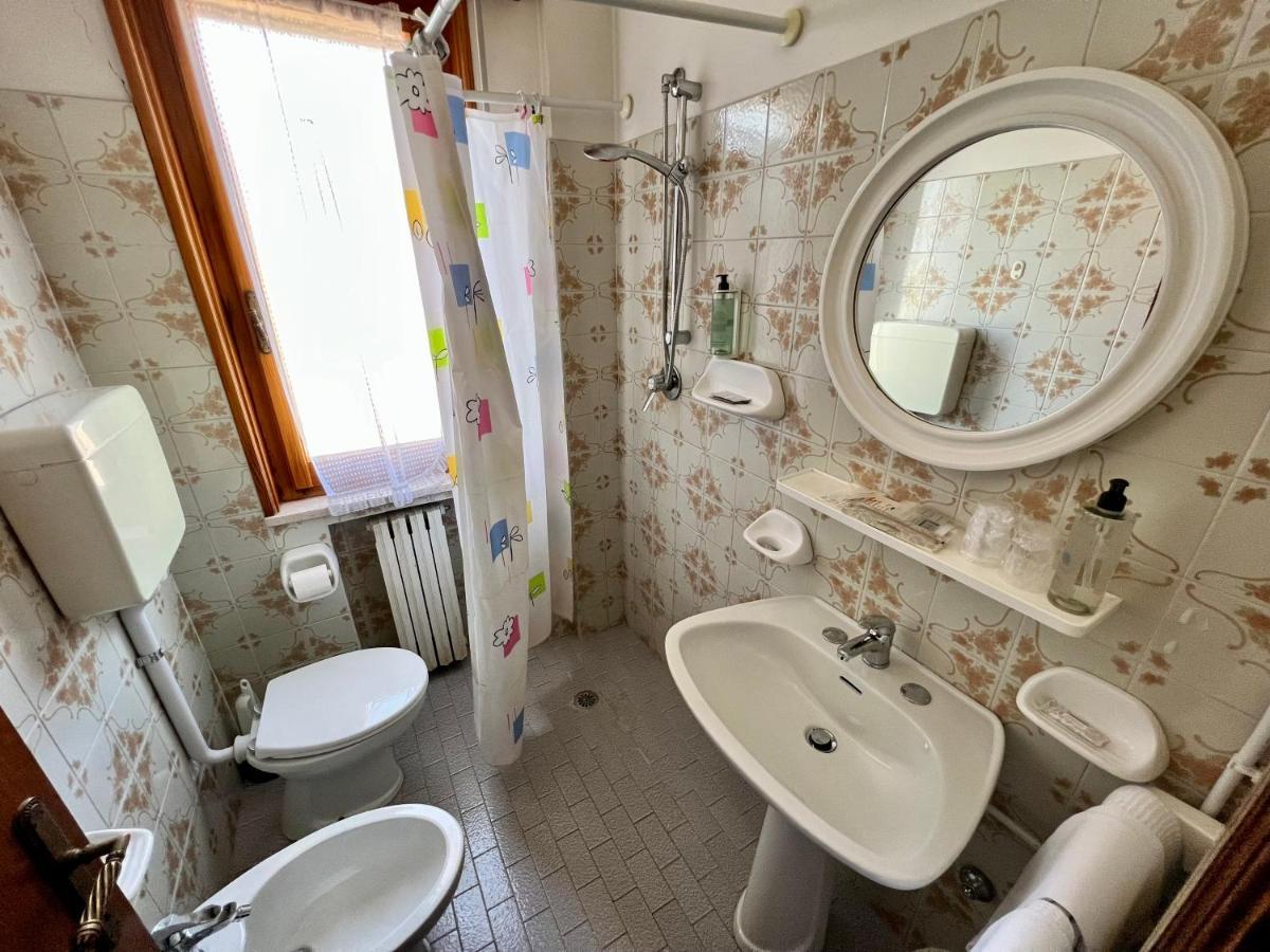 Hotel Ca' Bianca Da Paolino Misano Adriatico Eksteriør billede