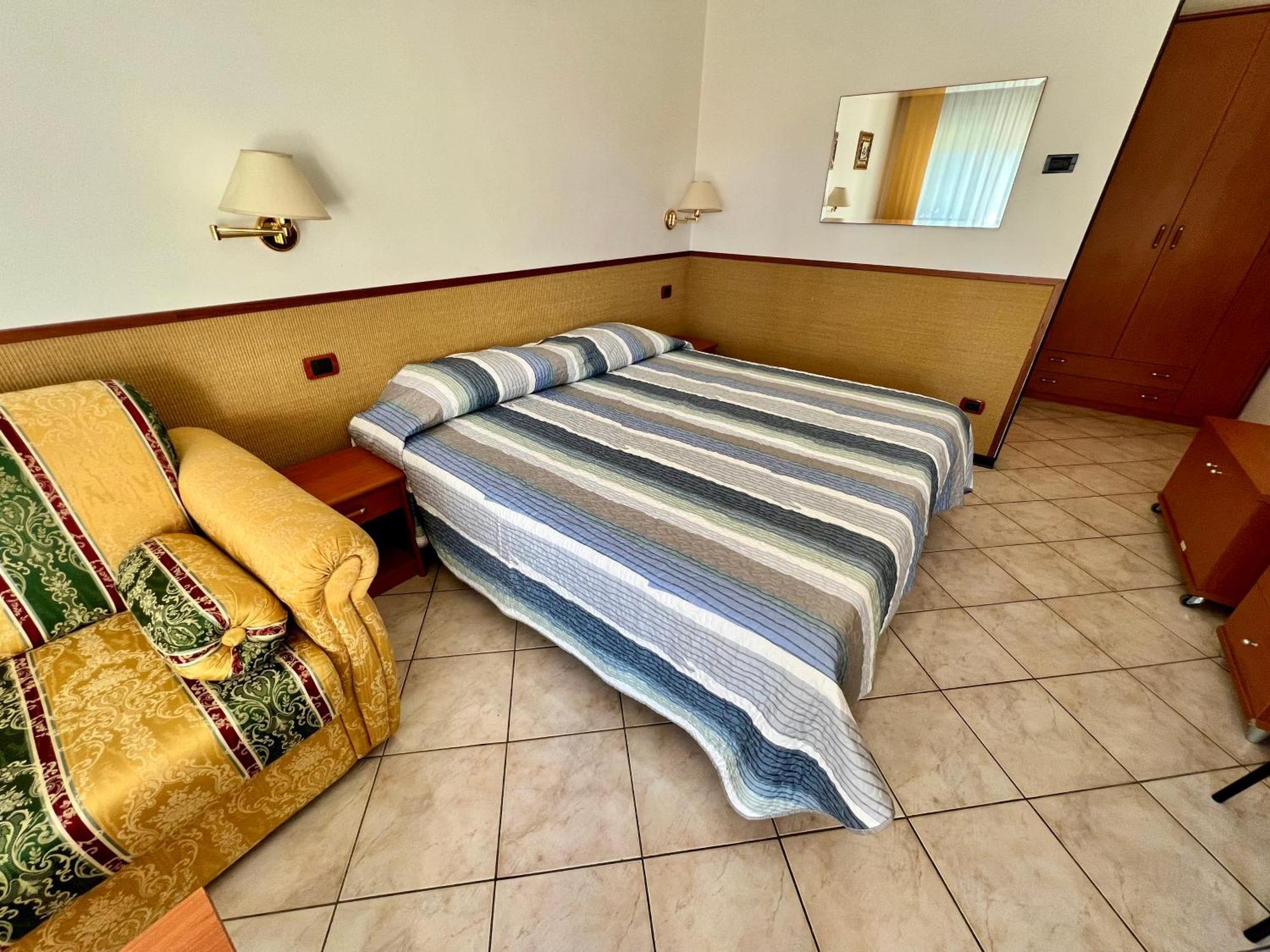 Hotel Ca' Bianca Da Paolino Misano Adriatico Eksteriør billede